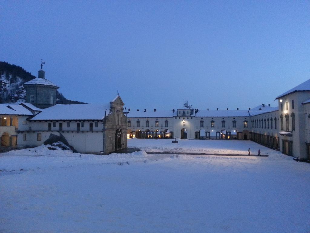 Albergue Santuario di Oropa Biella Exterior foto