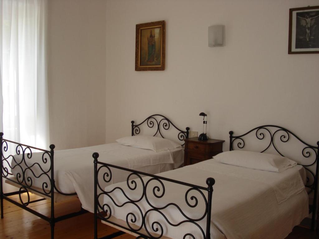 Albergue Santuario di Oropa Biella Habitación foto