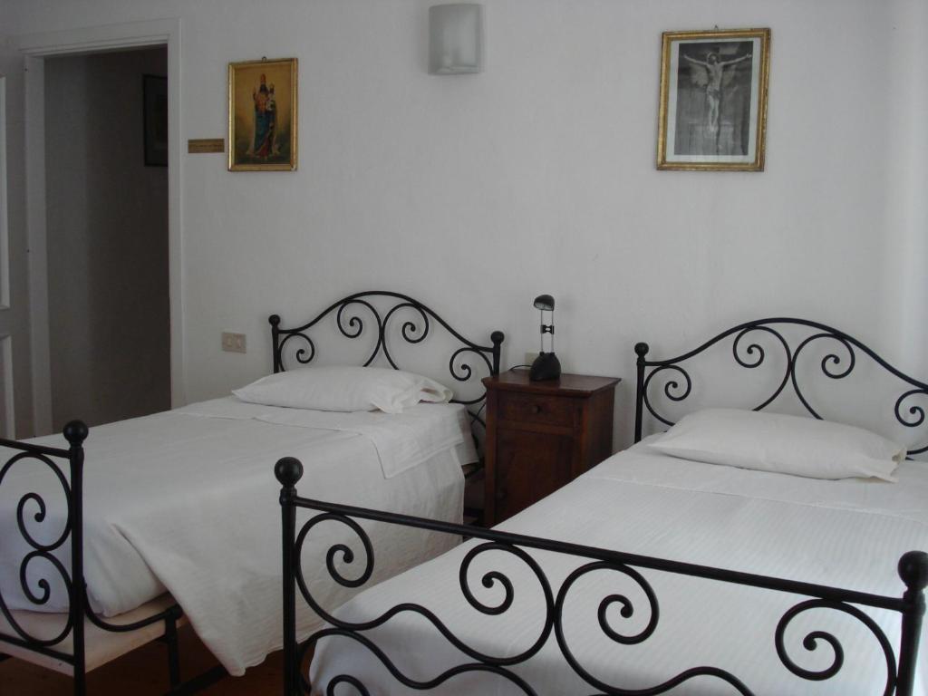 Albergue Santuario di Oropa Biella Habitación foto